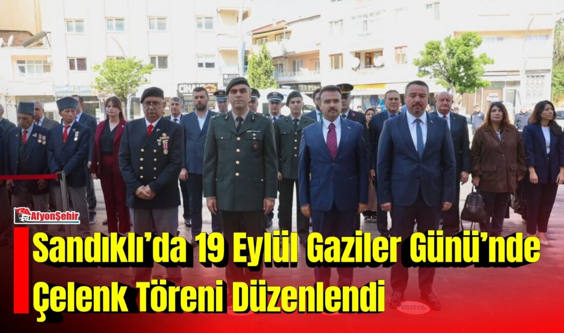 Sandıklı’da 19 Eylül Gaziler Günü’nde Çelenk Töreni Düzenlendi Sandıklı’da 19 Eylül Gaziler Günü dolayısıyla çelenk sunma töreni düzenlendi.