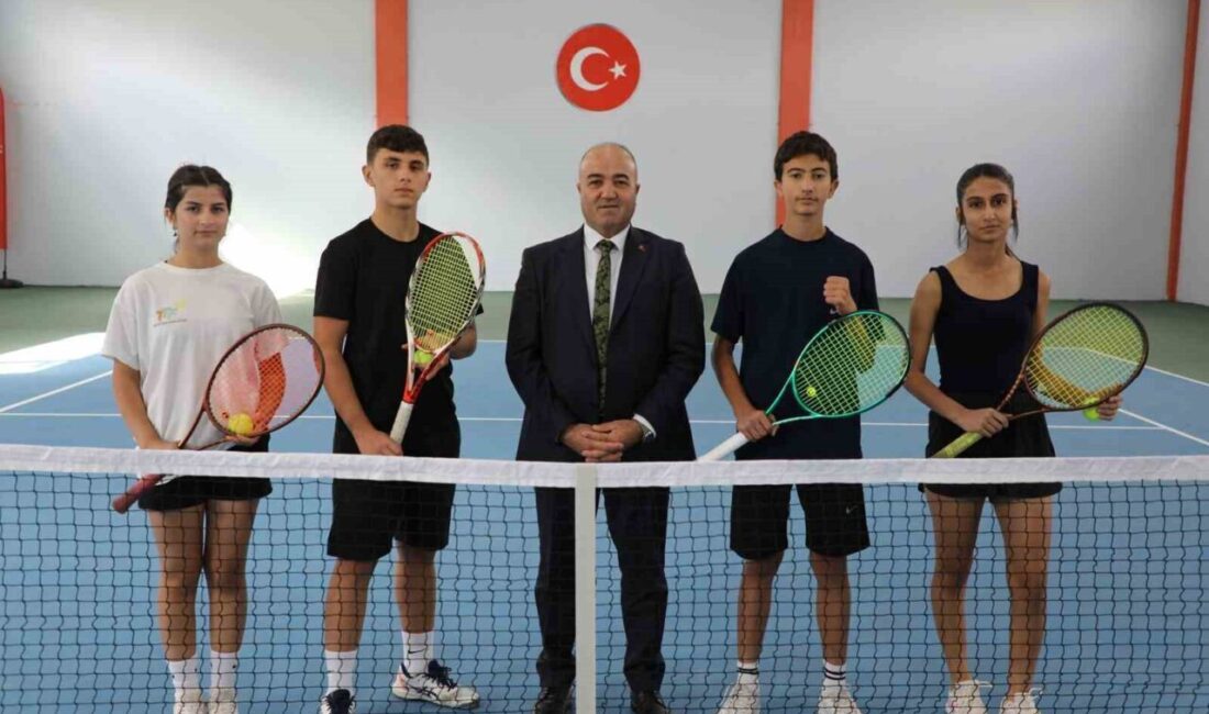 Ağrı’da düzenlenen Türkiye Tenis Ligi Doğu Anadolu Bölgesi Turnuvası’nda bölge
