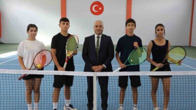 Ağrı’da düzenlenen Türkiye Tenis Ligi Doğu Anadolu Bölgesi Turnuvası’nda bölge