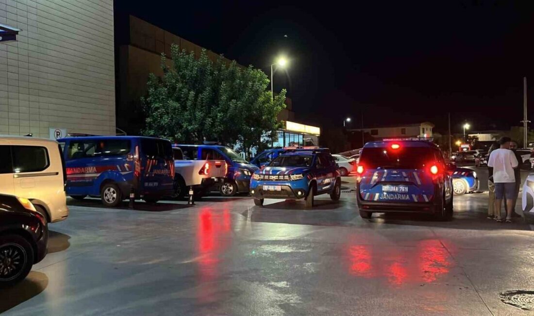Alanyaspor-Göztepe maçında zehirlenme şüphesiyle hastaneye başvuran 56 kişinin sağlık durumu iyi Corendon Alanyaspor ile Göztepe arasında oynanan karşılaşmada dağıtılan kumanya sonrası