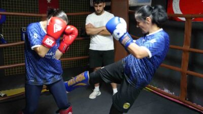Kastamonu’da kick boksla ilgilenen 42 yaşındaki Nurcan Baştan ile iki