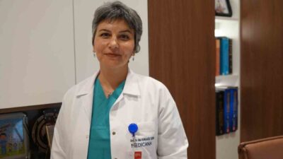 İç Hastalıkları Uzmanı Doç. Dr. Düriye Sıla Karagöz Özen, aşı