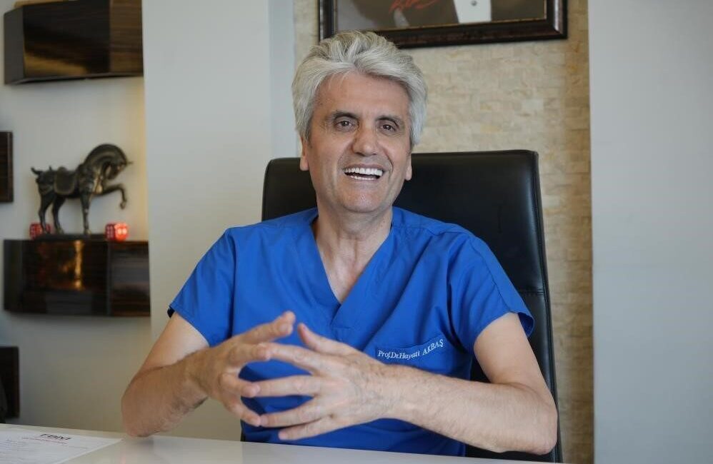 Ünlü Plastik Rekonstrüktif ve Estetik Cerrahi Uzmanı Prof. Dr. Hayati