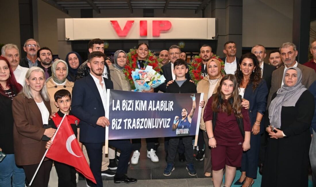 Avrupa Şampiyonu boksör Havvanur Kethüda’ya memleketi Trabzon’da coşkulu karşılama Avrupa Boks Şampiyonası’nda altın madalya kazanan Havvanur Kethüda, memleketi Trabzon’da