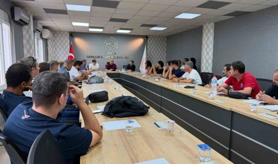 Aydın’da 2026-2027 basketbol sezonu öncesinde kulüplerin idareci ve antrenörlerinin katılımıyla