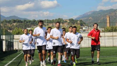 Bölgesel Amatör Lig ekiplerinden Aydınspor, geçen sezon siyah-beyazlı formayı giyen