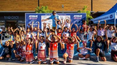 Ayvalık’ta yarış heyecanı yalnızca yetişkin ve profesyonel sporcularla sınırlı kalmadı.