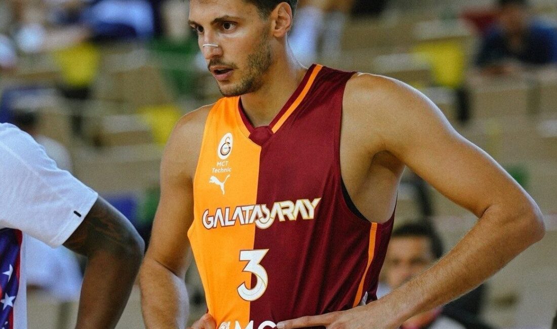 Galatasaray Erkek Basketbol Takımı oyuncusu Berkan Durmaz, sezona hem Türkiye’de