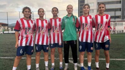 Bilecik Koleji Kız Futbol Takımı’nda oynayan 1’i kaleci 6 futbolcu