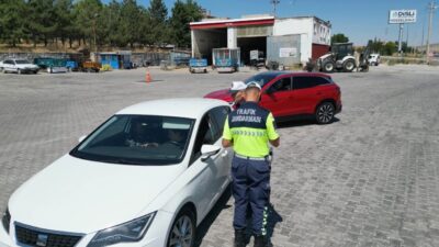 Afyonkarahisar’ın Bolvadin ilçesinde tüm giriş ve çıkış noktalarında her gün