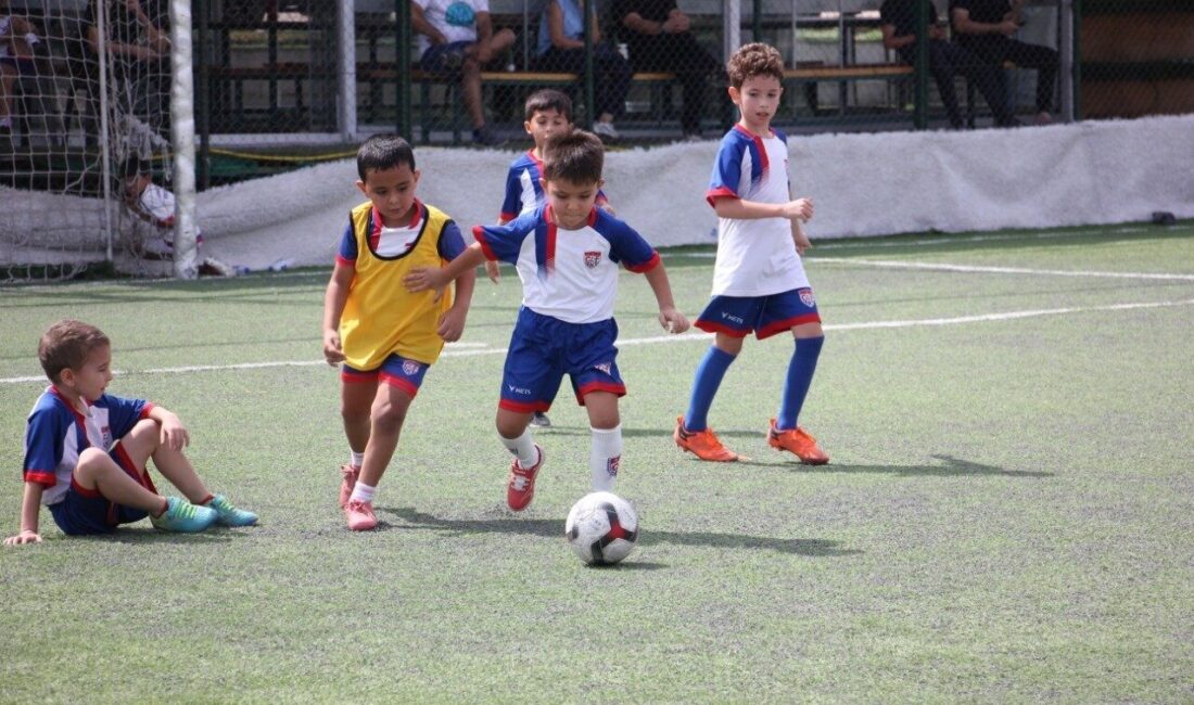 Denizli’de 20 yıldır üst liglerde mücadele eden takımlara kazandırdığı futbolcularla