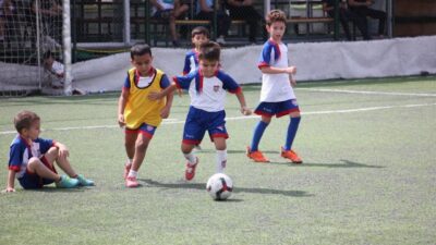 Denizli’de 20 yıldır üst liglerde mücadele eden takımlara kazandırdığı futbolcularla