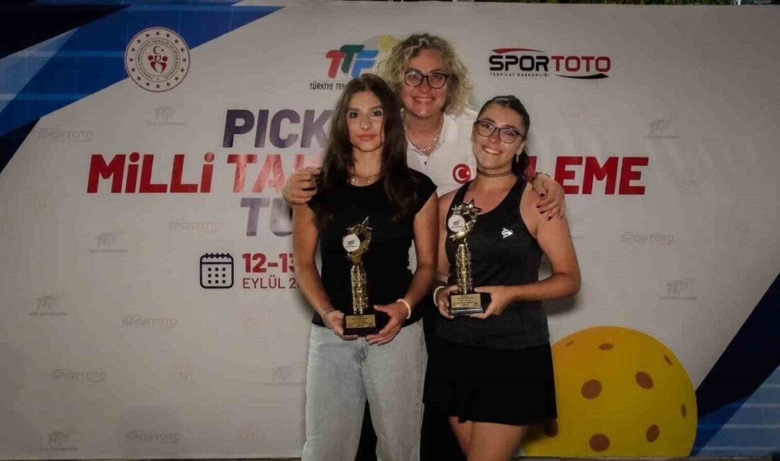 Çaycuma Kaymakamı Adem Kaya’nın kızı Ecrin Kaya ile partneri Damla