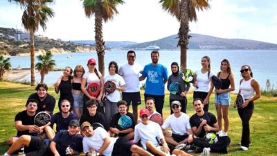 Çeşmeli eğitimci Mustafa Boran Durgun’un düzenlediği etkinlikte, Çeşme’de yaşayan üniversite