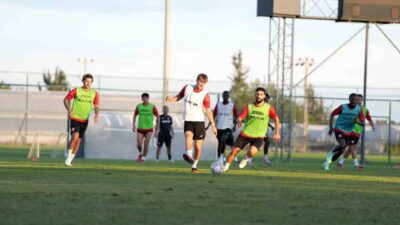Milli maçlar sebebiyle Trendyol Süper Lig’e verilen arada Antalya’da olan