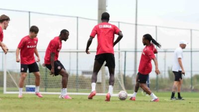 Trendyol Süper Lig ekiplerinden Çorum FK, Antalya’daki kamp çalışmalarına bugün