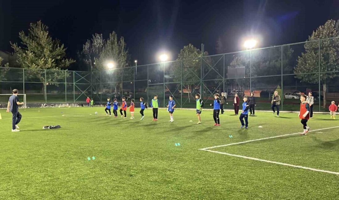 Çorum’da İl Sağlık Müdürlüğü tarafından gerçekleştirilen etkinlik kapsamında parkta buluşan