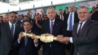 Cumhurbaşkanı Recep Tayyip Erdoğan, Yağlı Güreş Cumhurbaşkanlığı Kupası finalini izledi.