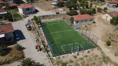 Manisa’nın Demirci ilçesinde gençlerin spor yapabileceği alanları artırmak amacıyla başlatılan