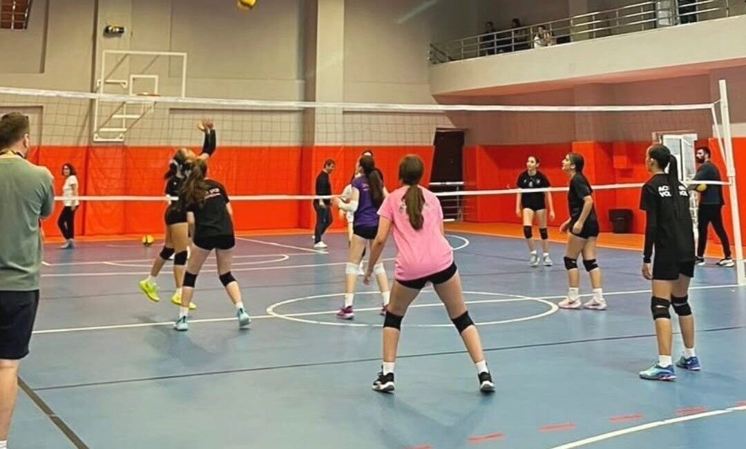 Denizli’de salon sporlarının en önemli merkezlerinden Çok Amaçlı Spor Salonunda