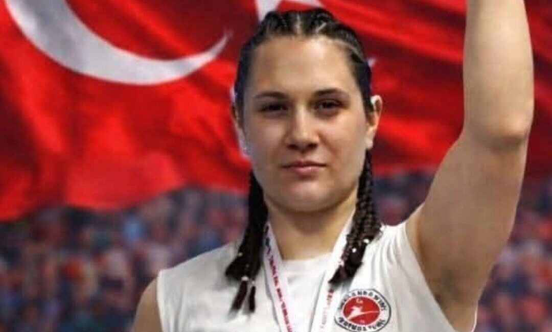 Denizlili sporcudan Dünya ikinciliği İtalya’da yapılan Kick Boks Gençler Dünya Şampiyonası’nda Denizlili Milli Sporcu