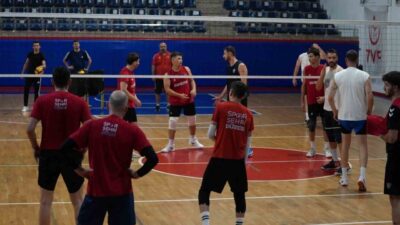 Türkiye Voleybol Federasyonu (TVF) Erkekler 1. Ligi ekiplerinden Düzce Belediyesi