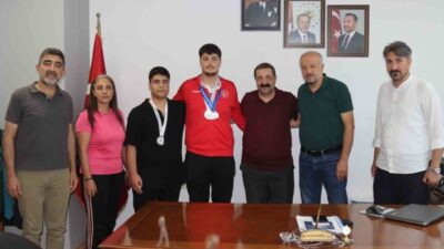 Elazığ Belediyespor Kulübü sporcularından Ali Asaf Çiçek, Bulgaristan’da düzenlenen şampiyonada