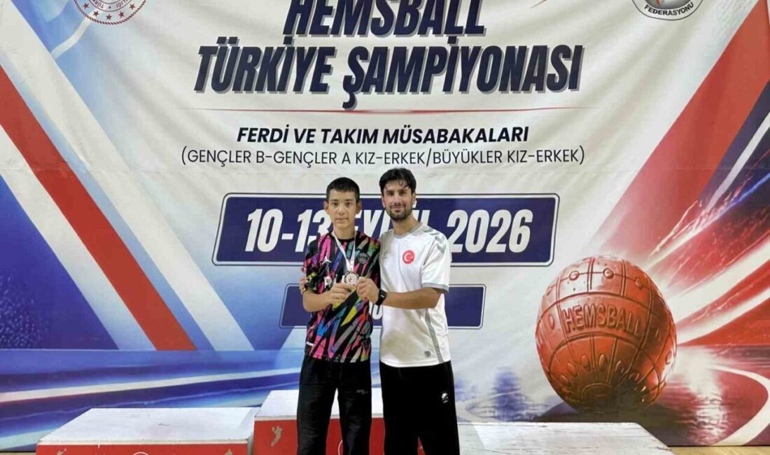 Gençler ve Büyükler Hemsball Türkiye Şampiyonası’na Eskişehir’den katılan Miraç Demirel,