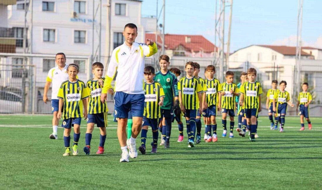 Fenerbahçe altyapı takımları, Darıca’da düzenlenen organizasyonda Darıca Kartalgücü Spor Kulübü