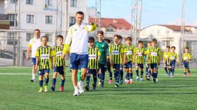 Fenerbahçe altyapı takımları, Darıca’da düzenlenen organizasyonda Darıca Kartalgücü Spor Kulübü