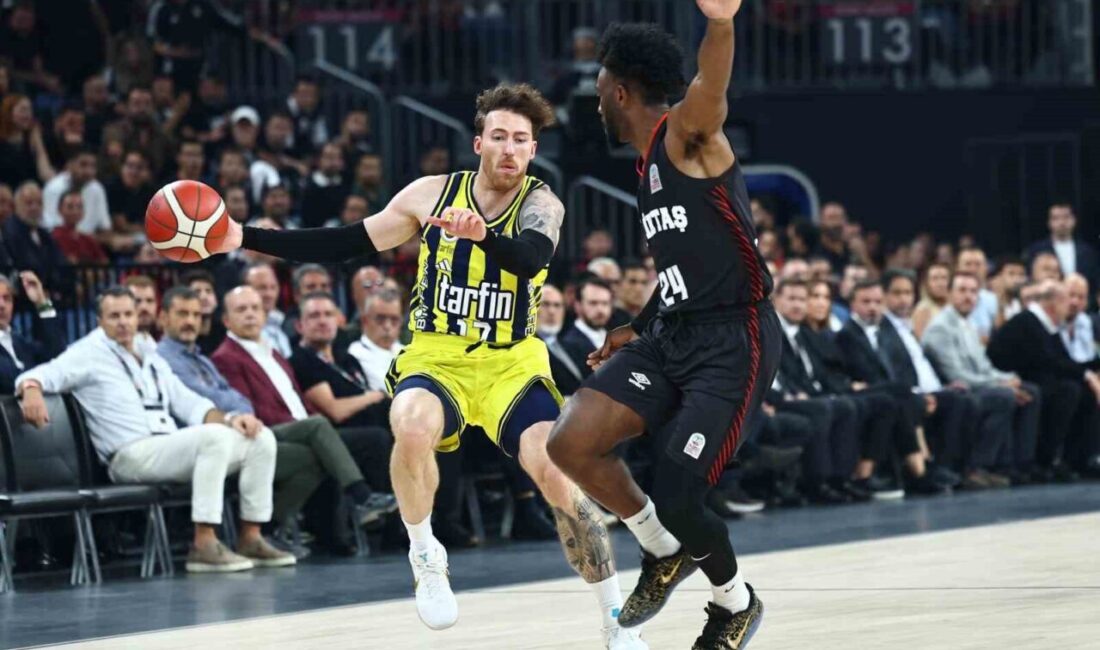 39. Erkekler Cumhurbaşkanlığı Kupası’nda Fenerbahçe, Beşiktaş’ı 72-59 mağlup ederek kupaya