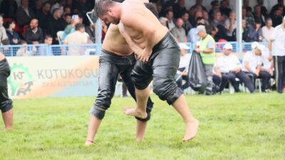 Çorum’un Sungurlu ilçesinde 36’sı başpehlivan olmak üzere 750 güreşçinin katıldığı