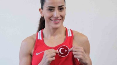 Bulgaristan Sofya’da devam eden Avrupa Boks Şampiyonası’nda Elazığlı milli boksör