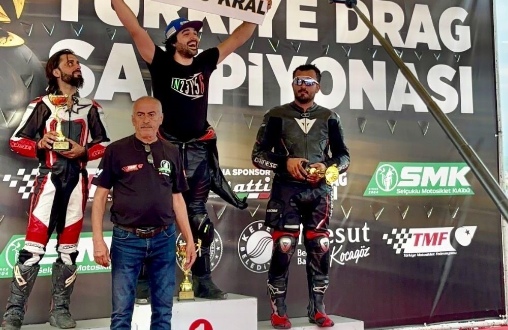 Hız tutkunları hafta sonu Kepez’de buluştu Türkiye Motodrag Şampiyonası’nın 3. ayak yarışlarına ev sahipliği yapan Kepez