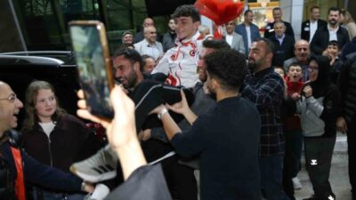 İtalya’da düzenlenen Kick Boks Dünya Şampiyonası’nda finalde İsrailli rakibini mağlup