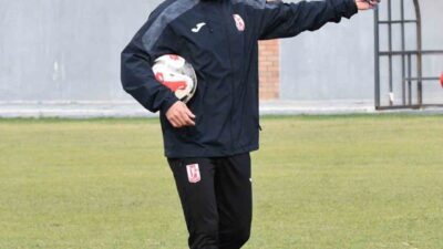 Karşıyaka Spor Kulübü Başkanı Yiğit Tusder, sosyal medya hesabından yaptığı
