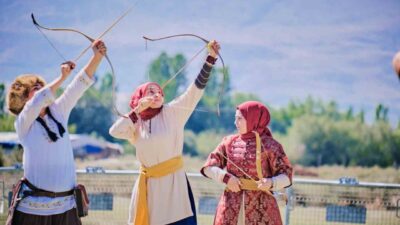 Türkiye Geleneksel Türk Okçuluk Federasyonu (TGTOF) tarafından Erzincan’ın Üzümlü ilçesinde