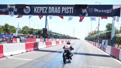 Kepez Belediyesi’nin ev sahipliğinde düzenlenen Türkiye MotoDrag Şampiyonası’nın 3. ayak
