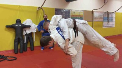 Kırklareli’nde 6 yaşında başladığı judoda Türkiye şampiyonluğu ve Balkan üçüncülüğü