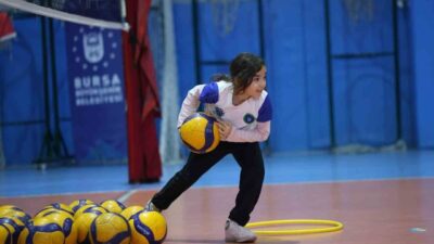 Bursa Büyükşehir Belediyesi tarafından düzenlenen Kış Spor Okulları’nda yeni dönem