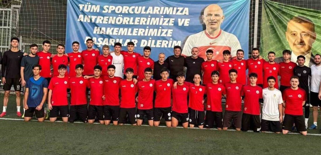 Körfez Gençlerbirliği’nin eski futbol koordinatörü Erdoğan Koç ile eski antrenörü