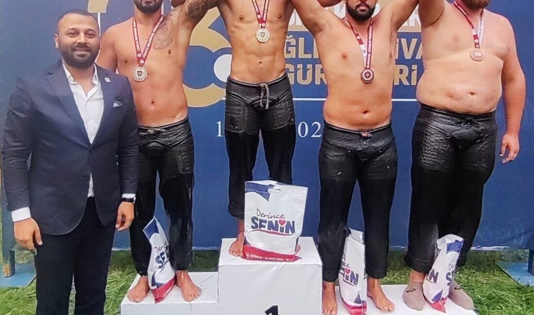 Derince Taşköprü Hasat Sonu Festivali kapsamında düzenlenen İshakçılar Yağlı Pehlivan
