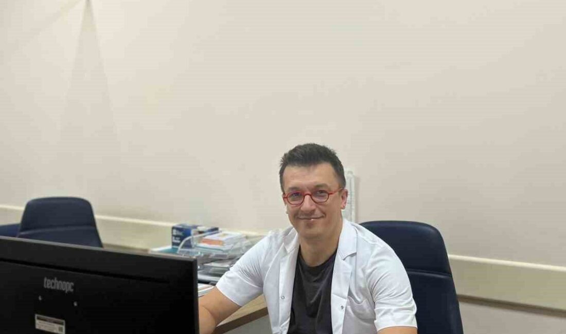 Korkuteli Devlet Hastanesi’ne ataması yapılan 4 yeni uzman doktor görevlerine