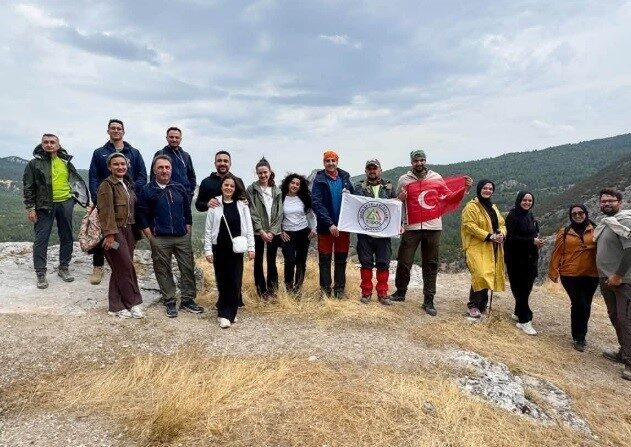 Kütahya’nın Tavşanlı Doğa Sporları Kulübü (TADOS) üyeleri, hafta sonu etkinliği