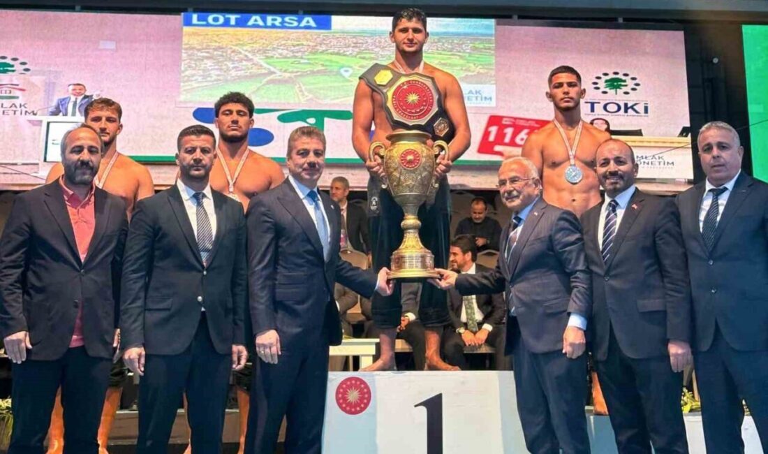 Manavgatlı genç pehlivan, Cumhurbaşkanlığı Kupası’nda şampiyon oldu Manavgat Belediyespor sporcusu Alper Küçük, Yağlı Güreş Cumhurbaşkanlığı Kupası’nda küçük