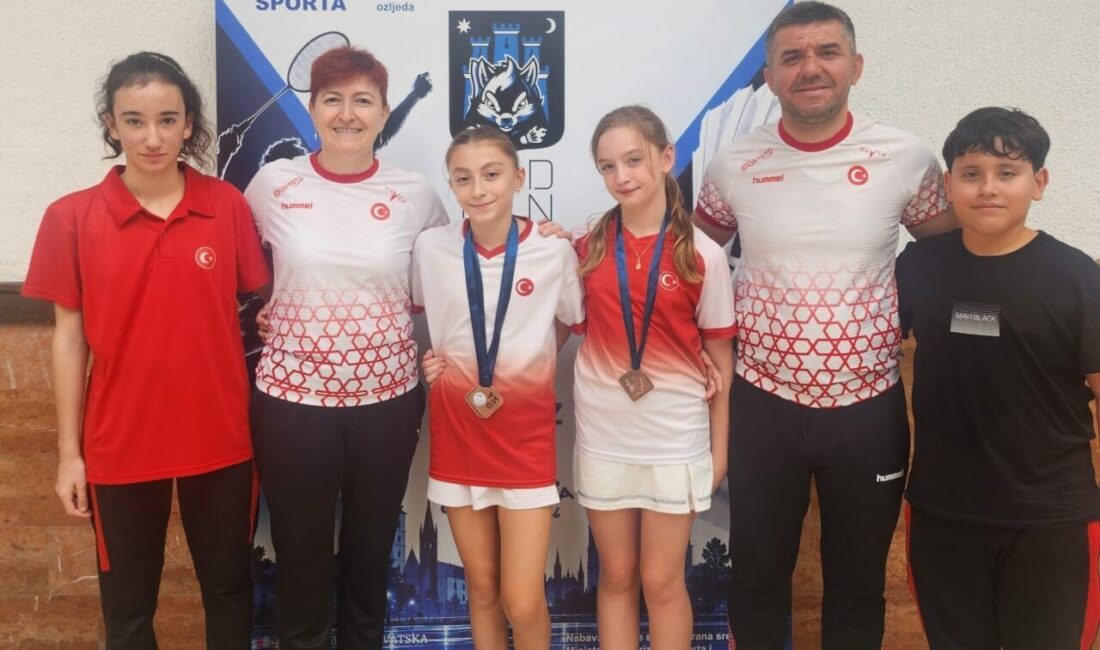 Hırvatistan’da düzenlenen Youth Open Uluslararası Badminton Turnuvası’nda Türkiye’yi temsil eden
