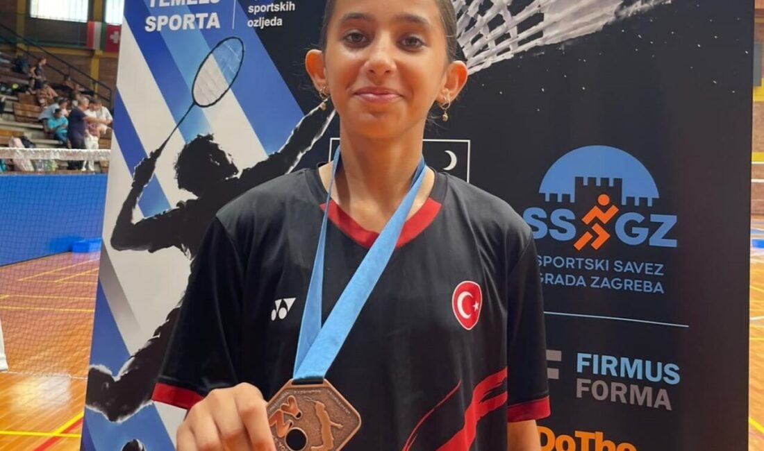 Yunusemre Belediyespor’un genç badmintoncusu Irmak Denktaş, Hırvatistan’da düzenlenen Youth Open