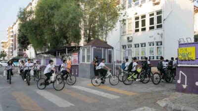 Mersin’de Avrupa Hareketlilik Haftası kapsamında düzenlenen “Evden Okula Güvenle Pedalla”