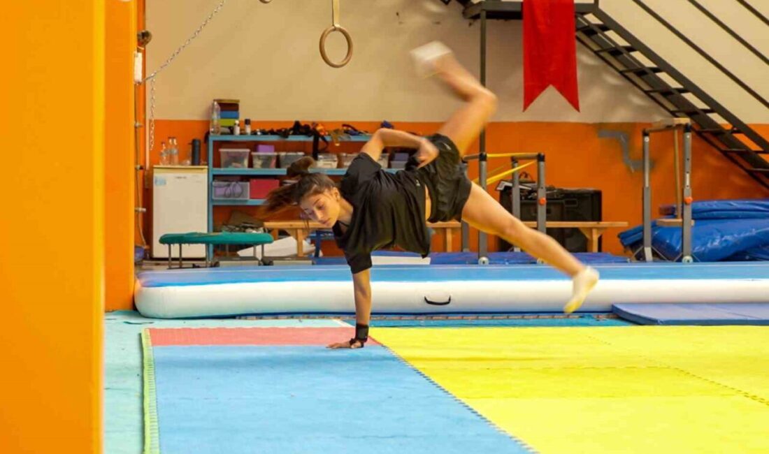 İspanya’nın Pamplona kentinde düzenlenen Aerobik Cimnastik Gençler Dünya Şampiyonası’nda mücadele