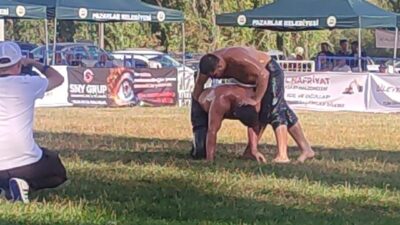 Kütahya’nın Pazarlar ilçesinde, Pazarlar Belediyesi tarafından ata sporu yağlı güreşi